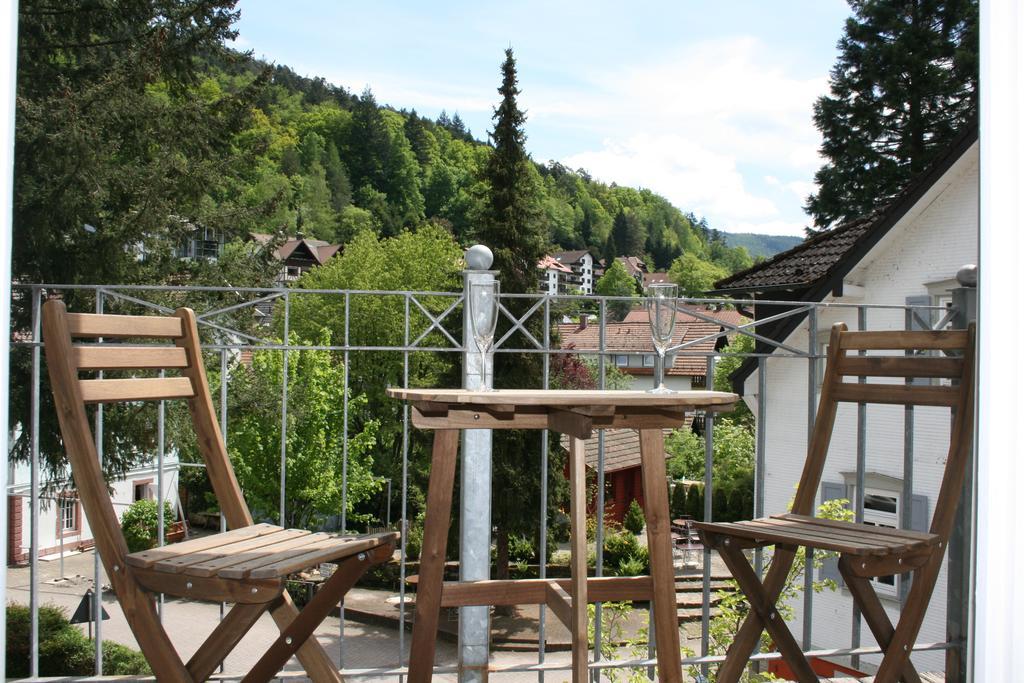 Gaestehaus Villa Lina Bad Herrenalb Eksteriør bilde