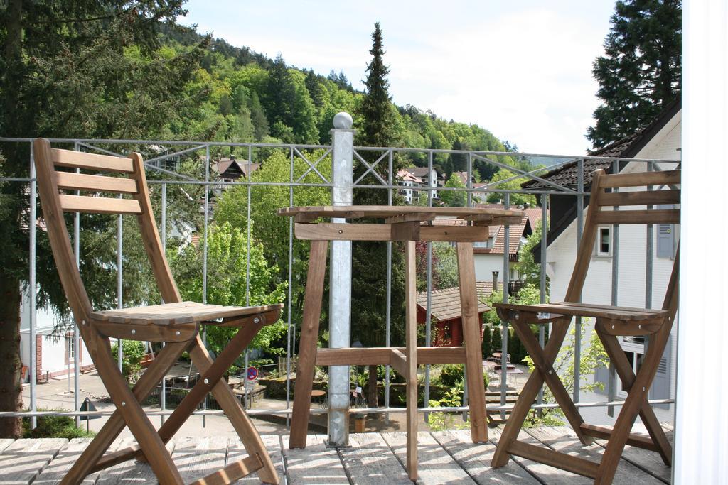 Gaestehaus Villa Lina Bad Herrenalb Eksteriør bilde